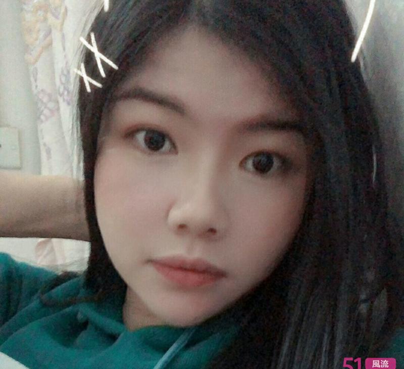 娇小可爱的妹妹